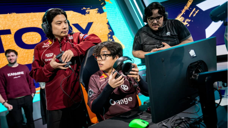 LEC xin lỗi sau khi tin nhắn không phù hợp lọt vào livestream